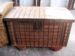wooden drowery box